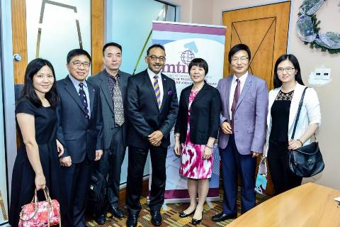 Minister Vasant Bharath (4th from left) with the visiting team – Ms. Zheng Qiyi, Mr. Zhang Bin, Mr. Mu Linlin, Ms. Chen Xiaomin, Ambassador Xinyuan and Ms. Hou Yuhan 